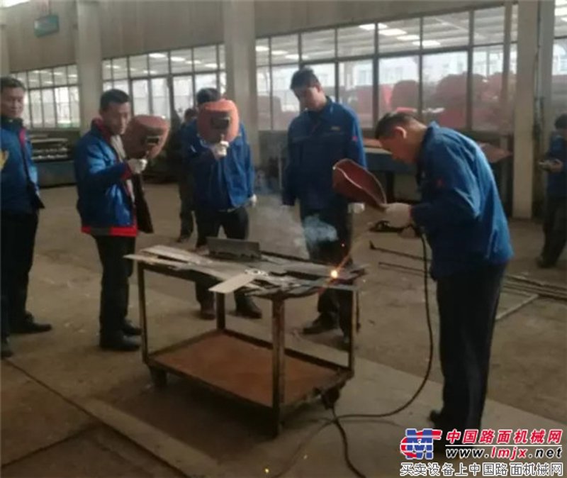 开业庆典礼品，选择对了就等于成功了一大半！今天我们就来聊聊如何挑选合适的开业庆典礼品，让你的公司开业仪式更加完美。